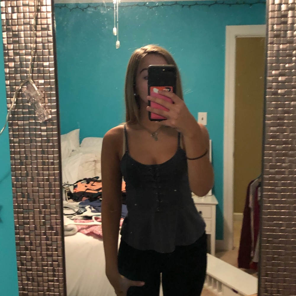 charcoal grey tank top